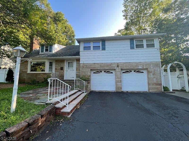 Home built by Blue Wave Construction and Development at 851 WESTFIELD RD