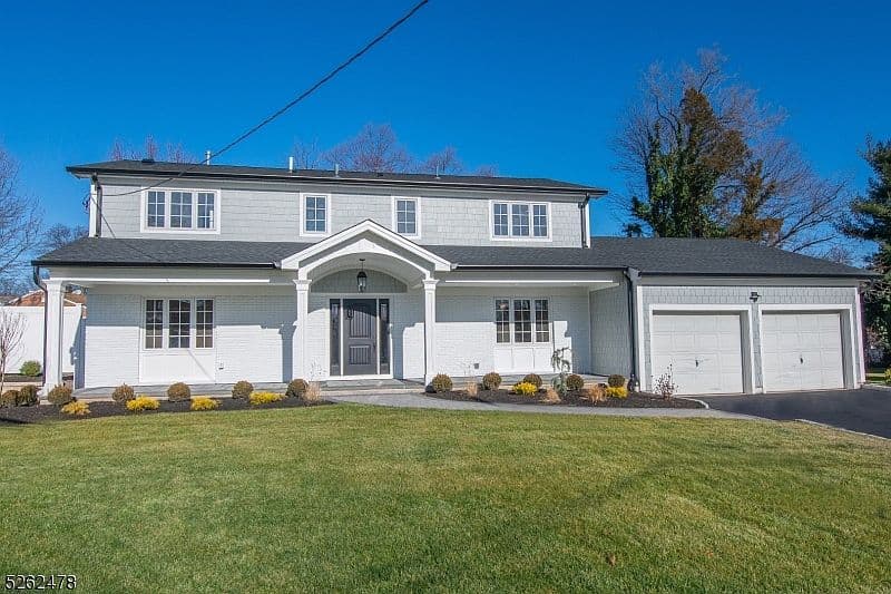 Home built by Blue Wave Construction and Development at 113 FRAZEE CT