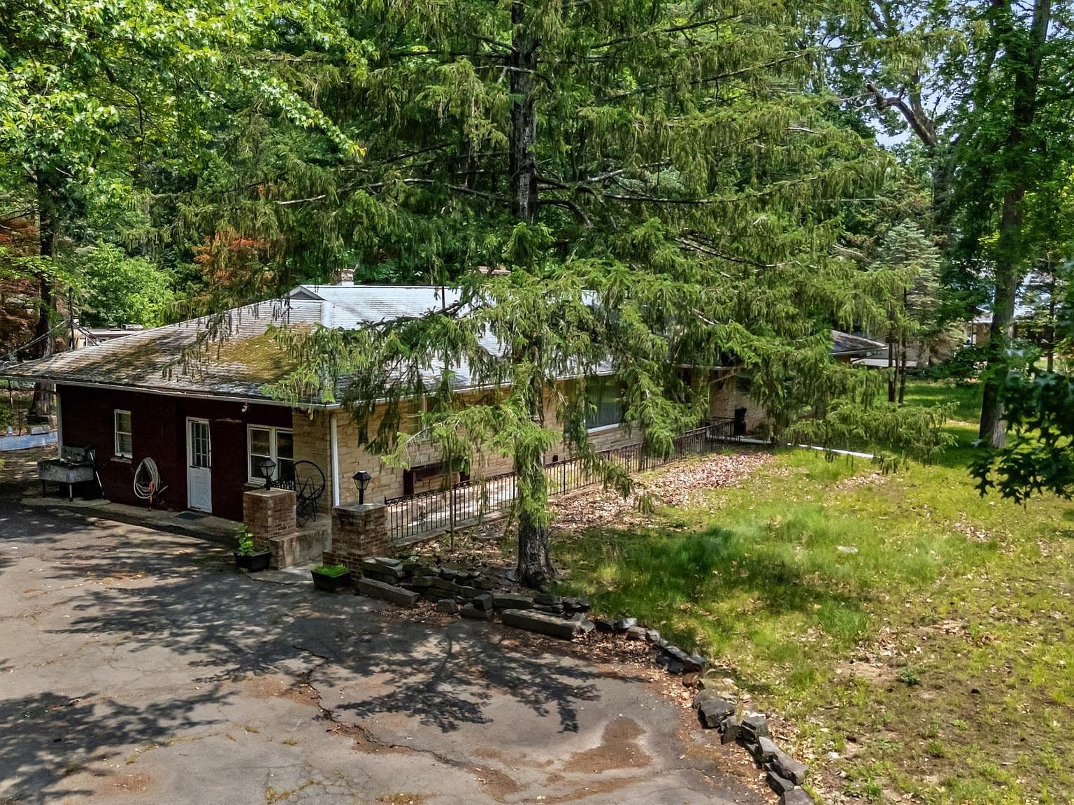 Home built by Monarch Development at 280 EGGERTS CROSSING RD