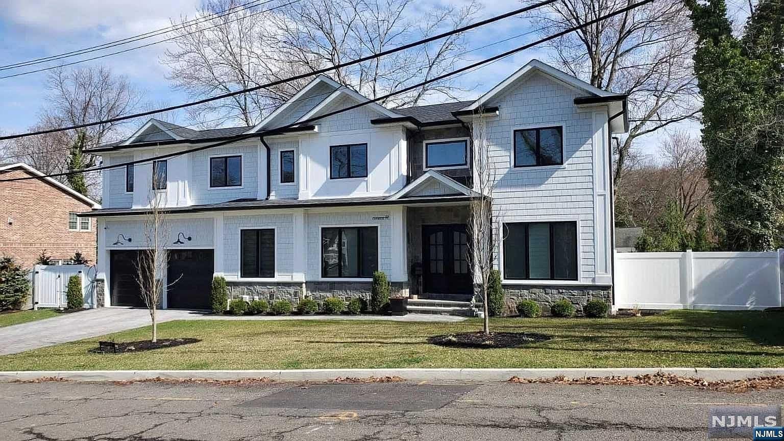 Home built by Tandor Development at 24 CYPRESS PL