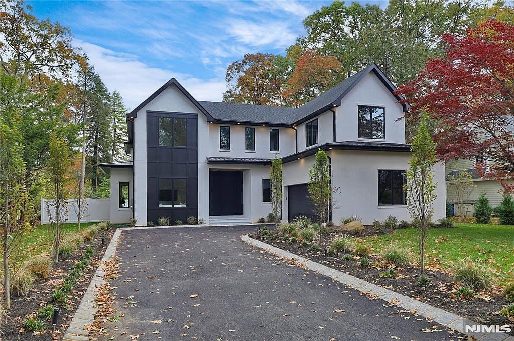 Home built by Cardinal Estates at 84 DEPEYSTER AVE