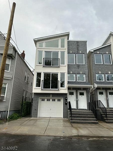 Home built by Burwell Enterprises at 410 S 11TH ST