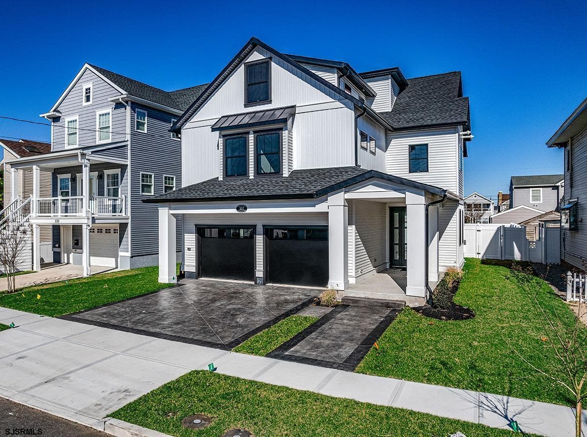 Home built by Diamante Homes at 322 E SEABRIGHT RD