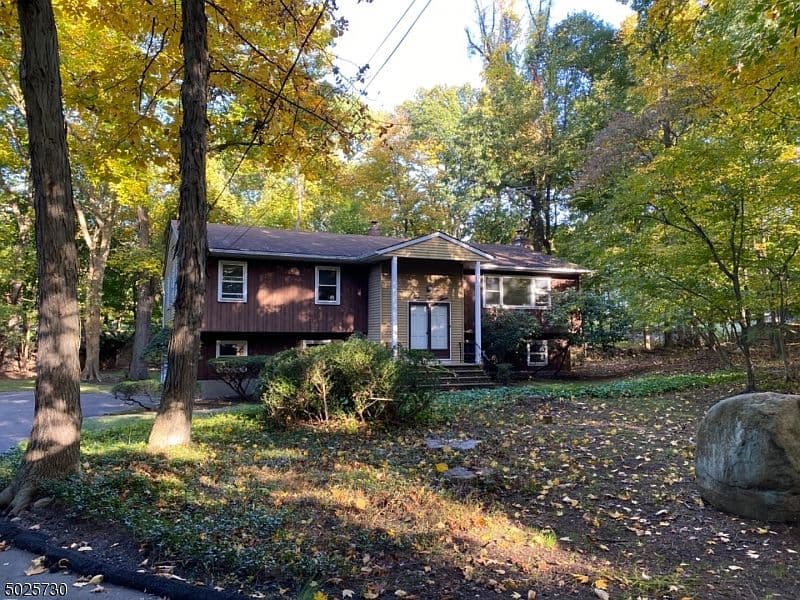Home built by High Jump Realty at 553 BLUEBERRY PL
