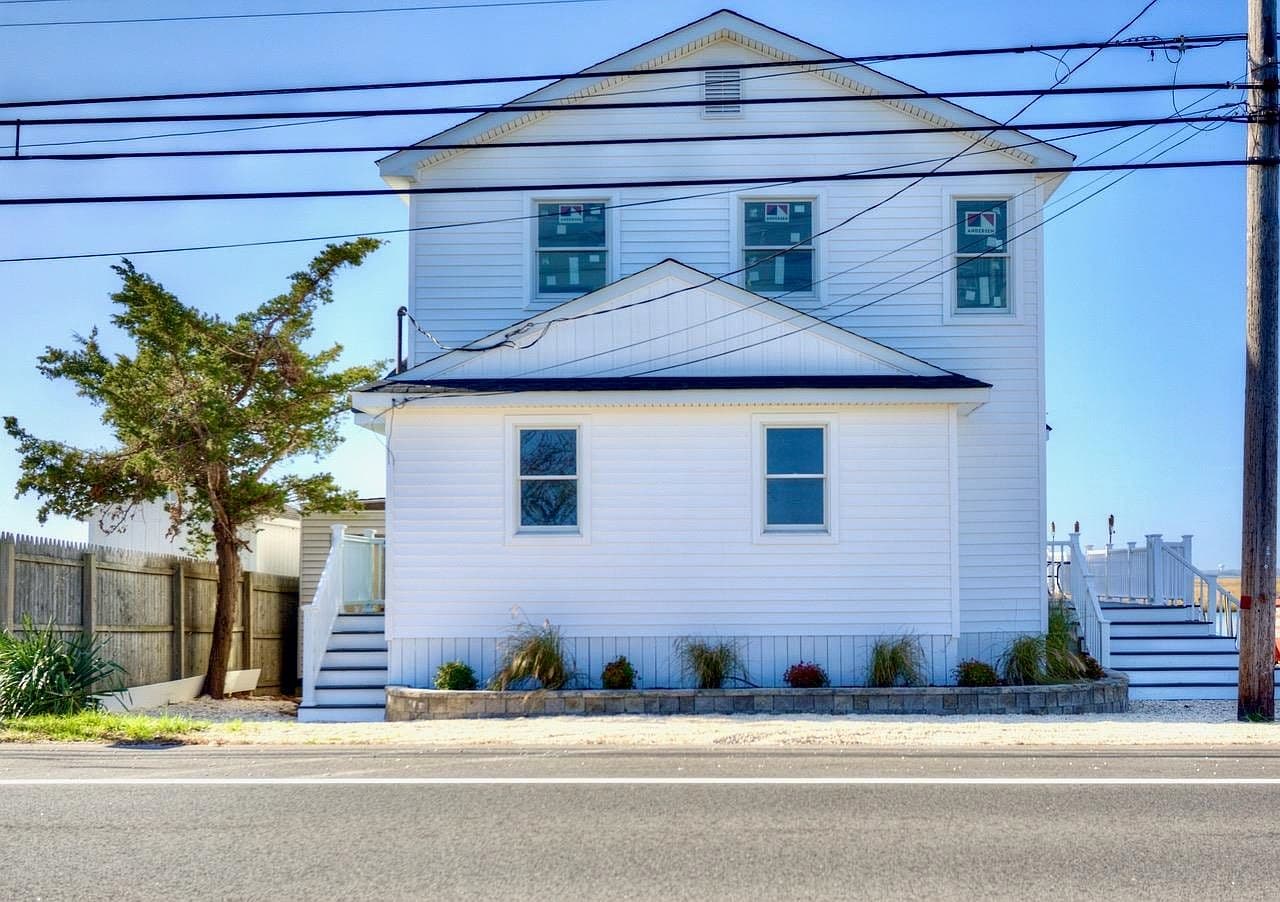 Home built by Kelly Builders & Developers at 769 STONE HARBOR BLVD