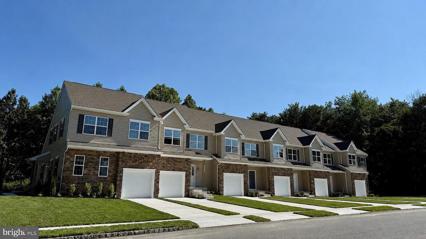 Home built by Hovbros at 363 HIDDEN DR