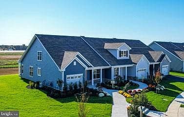 Home built by Hovbros at 19 QUEENSFERRY DR