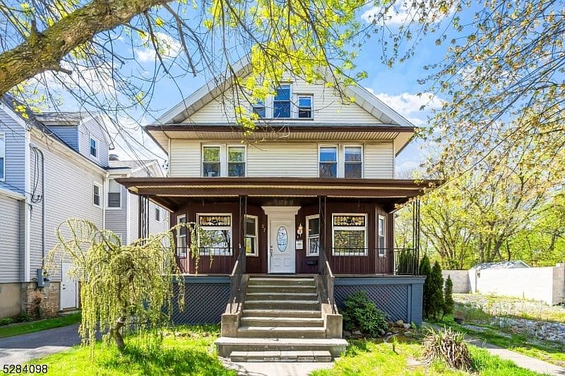 Home built by Silverman Building at 27 E WINANT AVE
