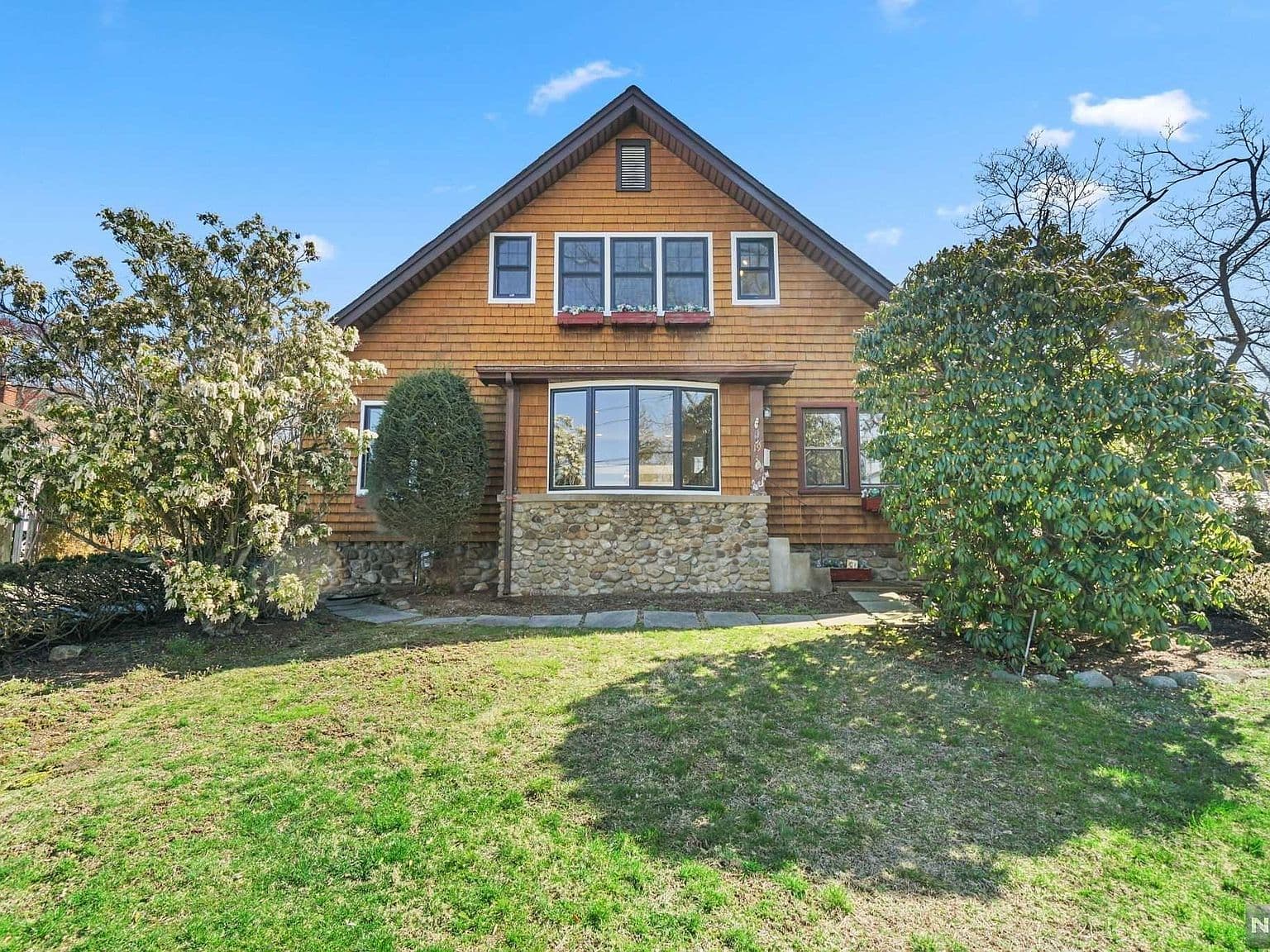 Home built by Chiellini Construction at 19 WAVERLY PL