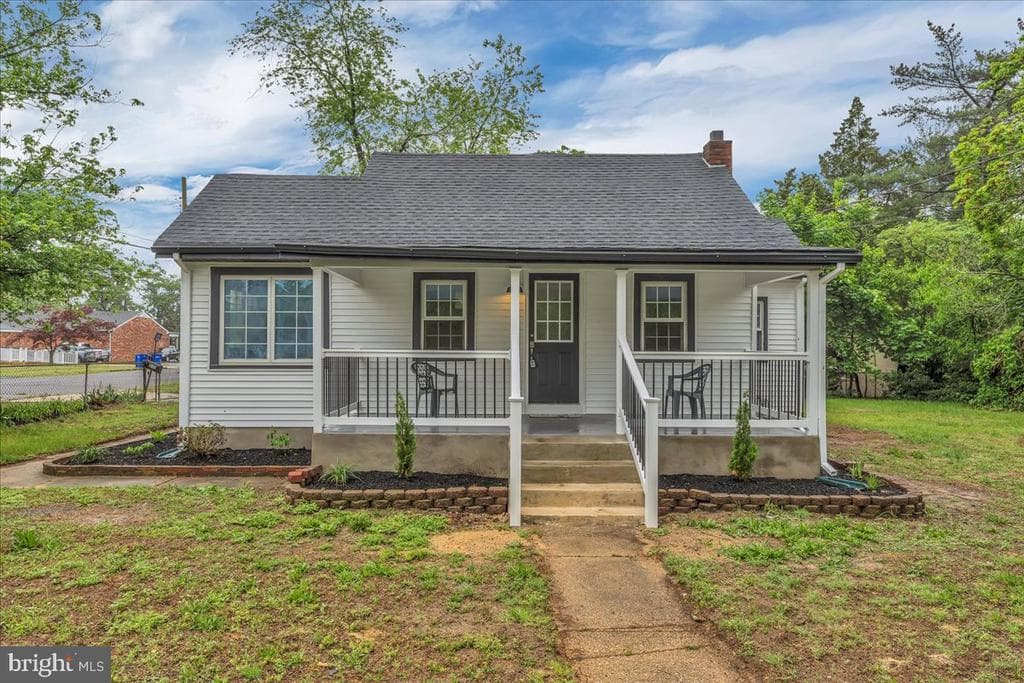Home built by Graber Group Construction at 815 E MULBERRY ST