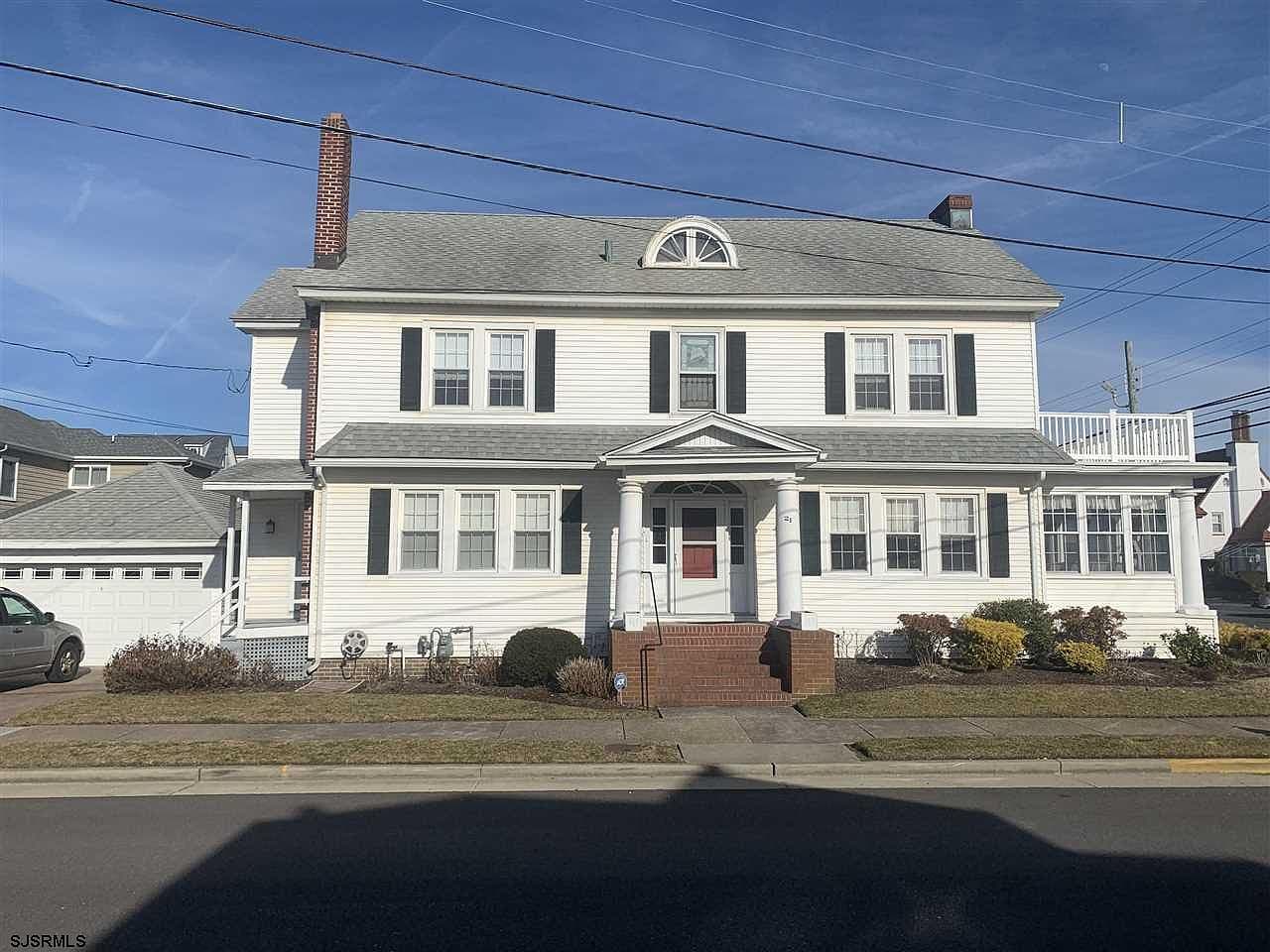 Home built by Irons Custom Builders at 21 S BRUNSWICK AVE