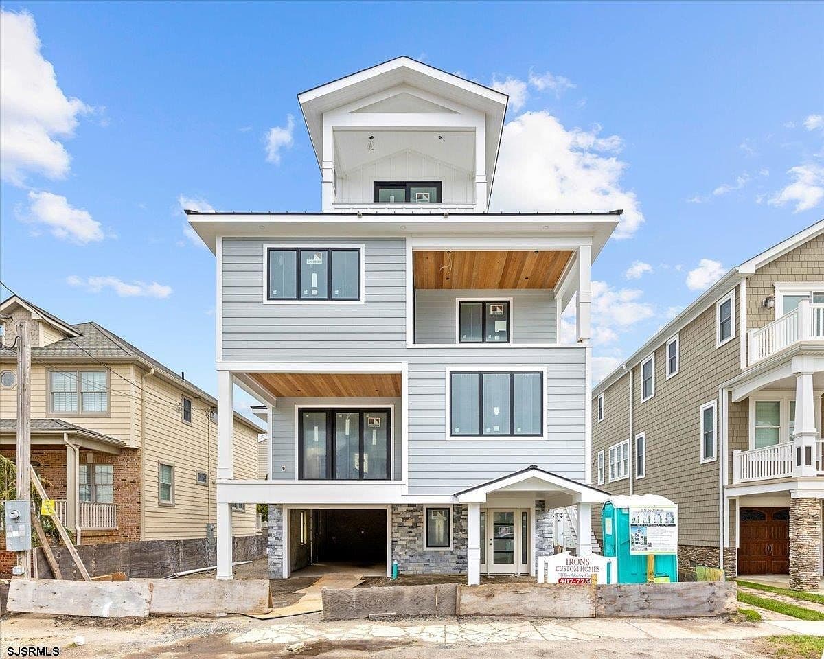 Home built by Irons Custom Builders at 5 N 35TH AVE