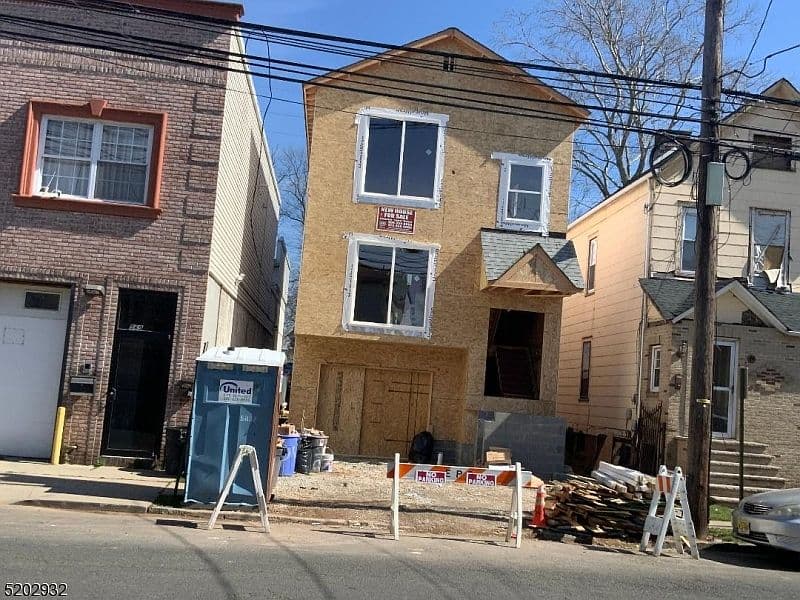 Home built by O V Builders at 567 PENNSYLVANIA AVE