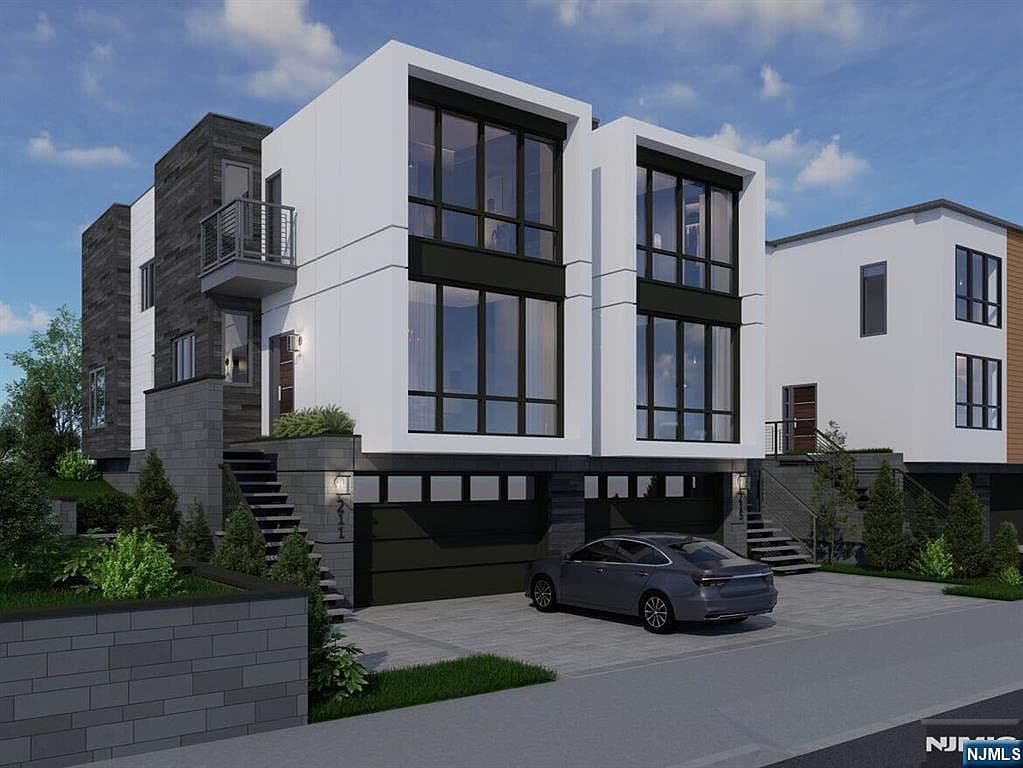 Home built by Dervo Developers at 211 E HARRIET AVE