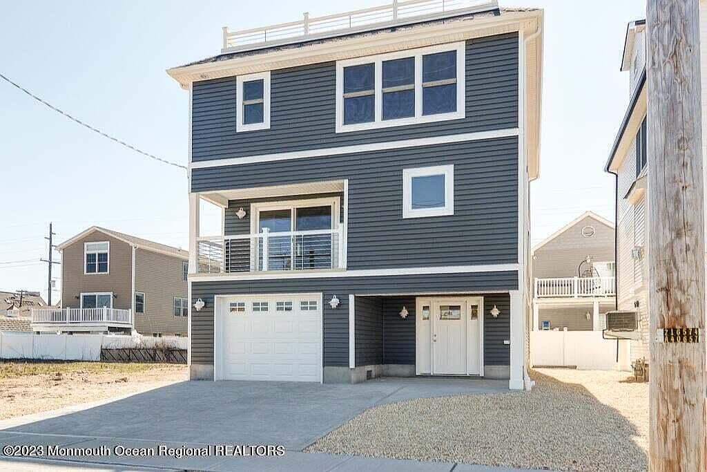 Home built by Family Five Homes & Custom Builders at 229 DEWEY ST