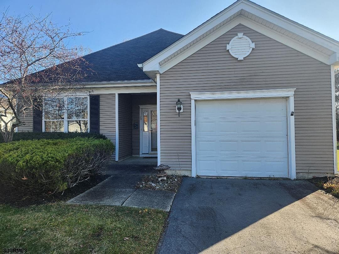 Home built by Flanagan Construction at 26 PEMBROOKE WAY