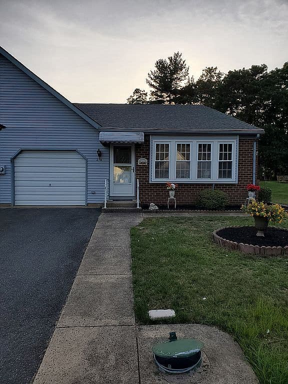 Home built by Bushrod Investments at 21B DRAKE ST